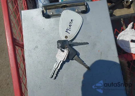 1991 Mazda Mx-5 Miata z USA, uszkodzony, nr VIN JM1NA3513M0200608